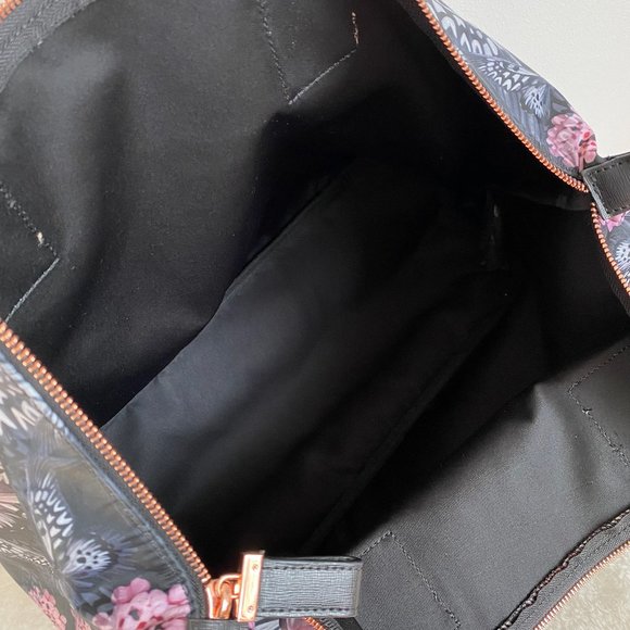 Ted Beaker Large Black Weekend/Travel Tote Bag 18"L x 8"W x 15"H - Picture 9 of 11